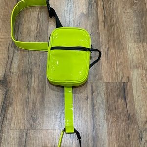 Fanny pack with a leg harness